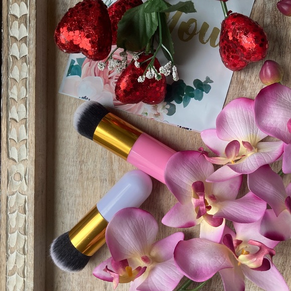 3 Brushes For Your Make Up. Brush For Foundations Or Power Greater Coverag… - Picture 10 of 13